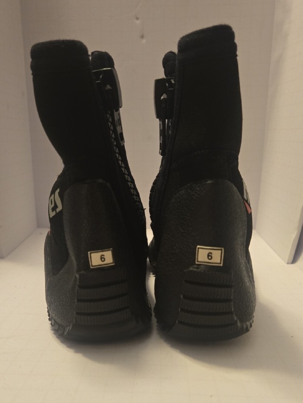 Mares Women's Black Neoprene Dive Boots Size 6 - Picture 5 of 13